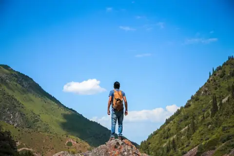 Rucking | Why This Low-Impact Exercise Is Trending