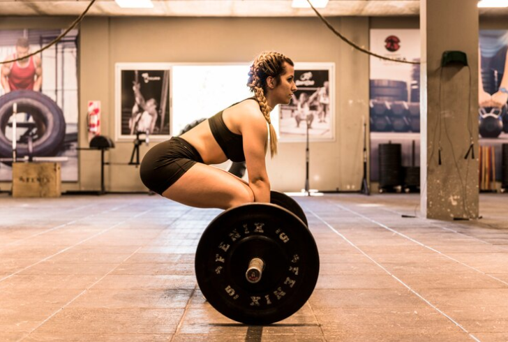 Image by Freepik | Deadlifts build muscle and boost your metabolism like nothing else.